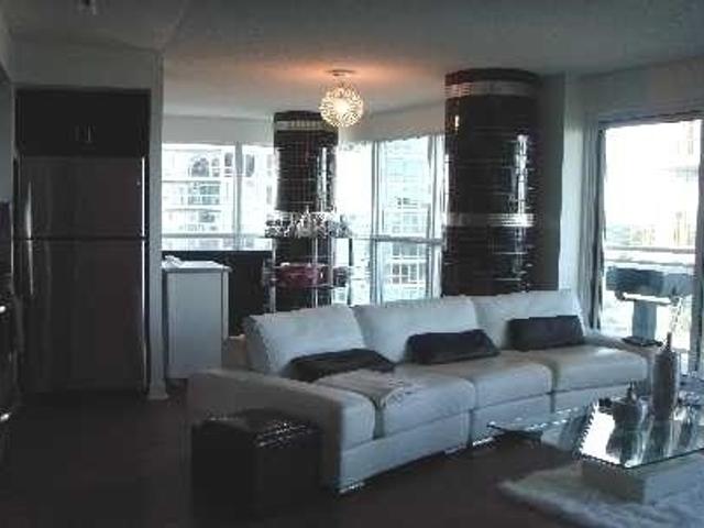 1613 - 155 Legion St N