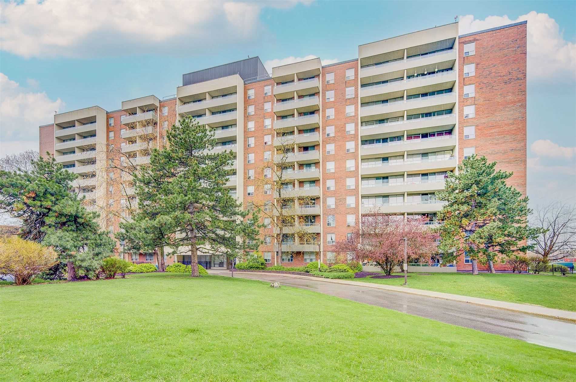 406 9 Four Winds Dr, North York Sold, W5216367 Condos.ca