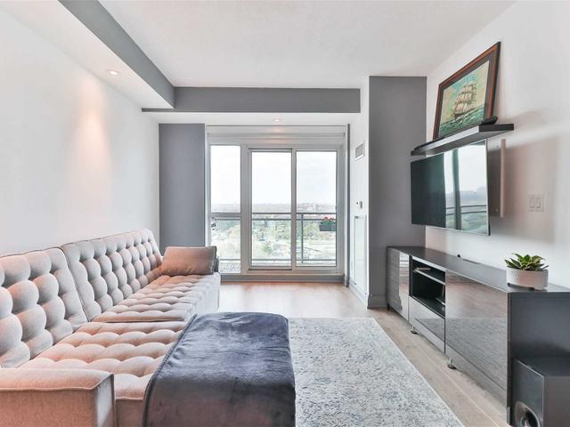 2733 - 165 Legion Rd N