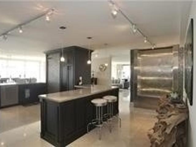 2901 - 2045 Lake Shore Blvd W