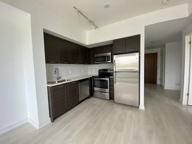 302 - 2212 Lake Shore Blvd W