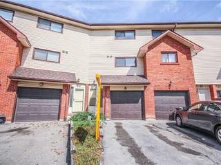 60 Collins Cres
