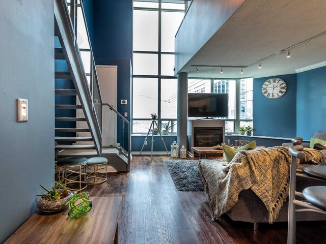 PH837 - 250 Manitoba St