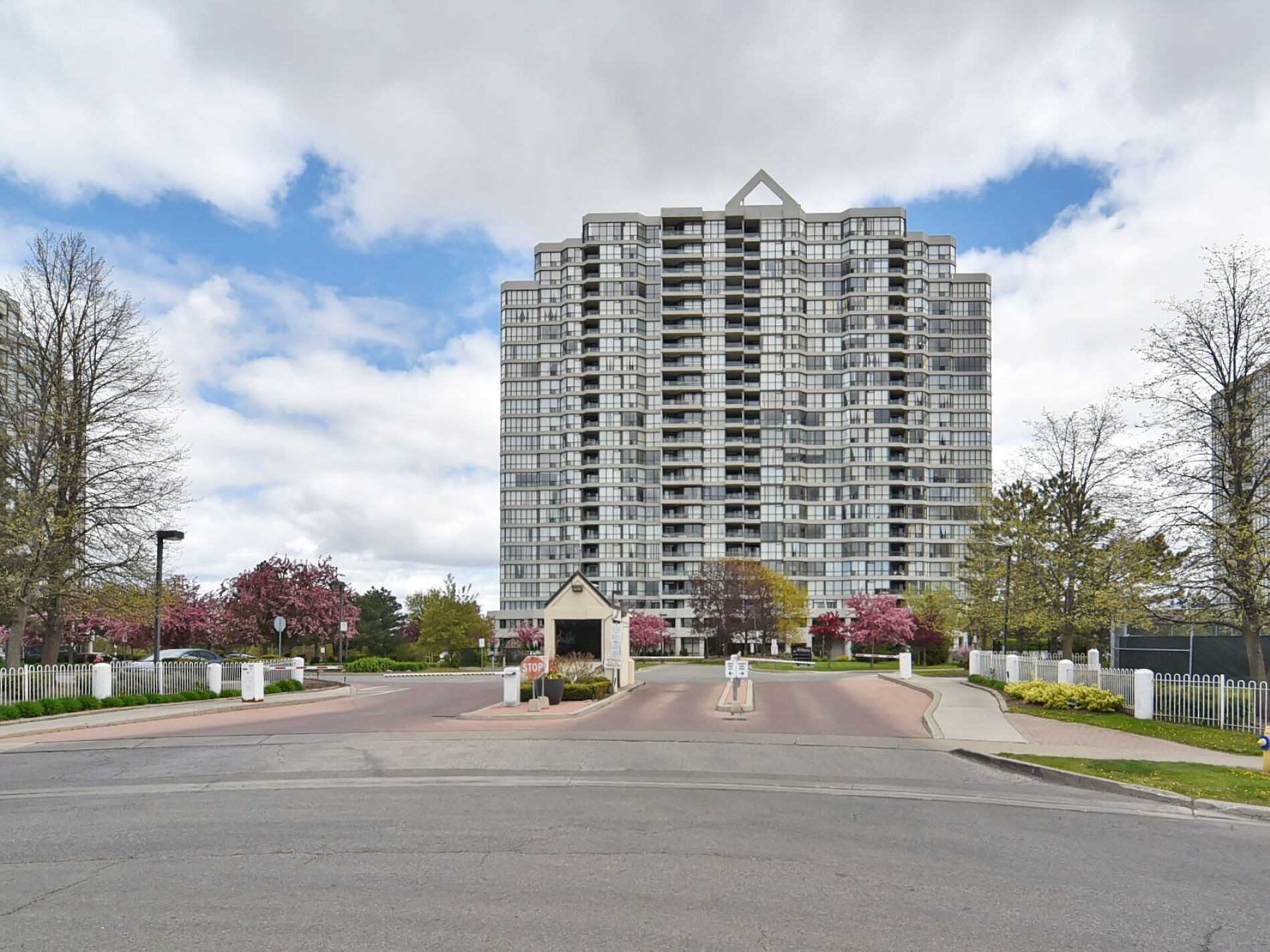 207 3 Rowntree Rd, Etobicoke Leased, W5220732 Condos.ca