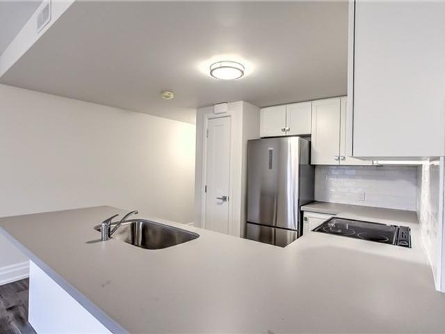 204 - 760 Lakeshore Rd