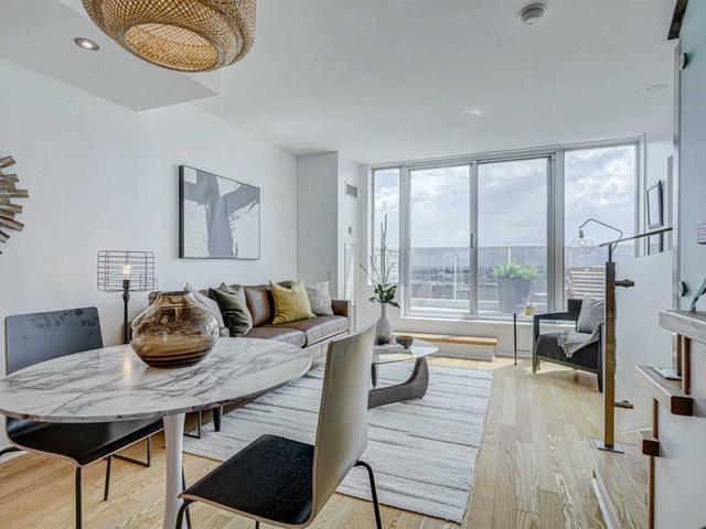 PH908 - 1050 The Queensway