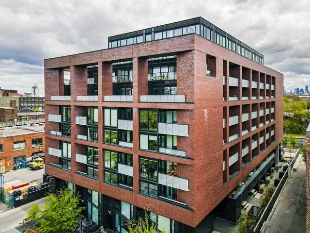 715 - 383 Sorauren Ave