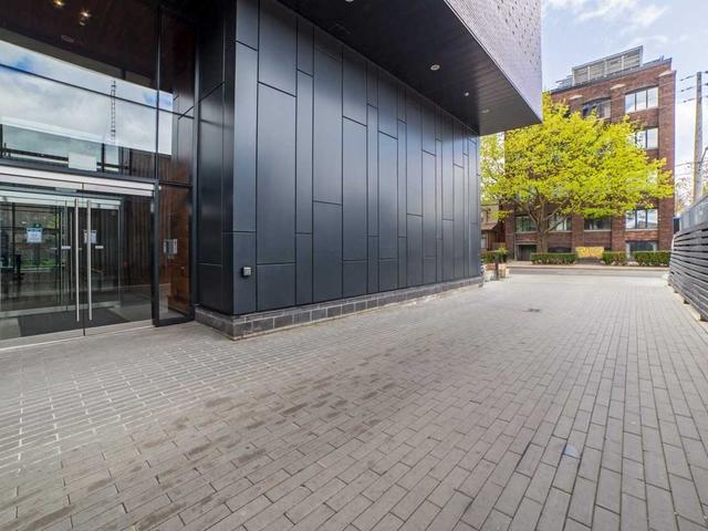 715 - 383 Sorauren Ave