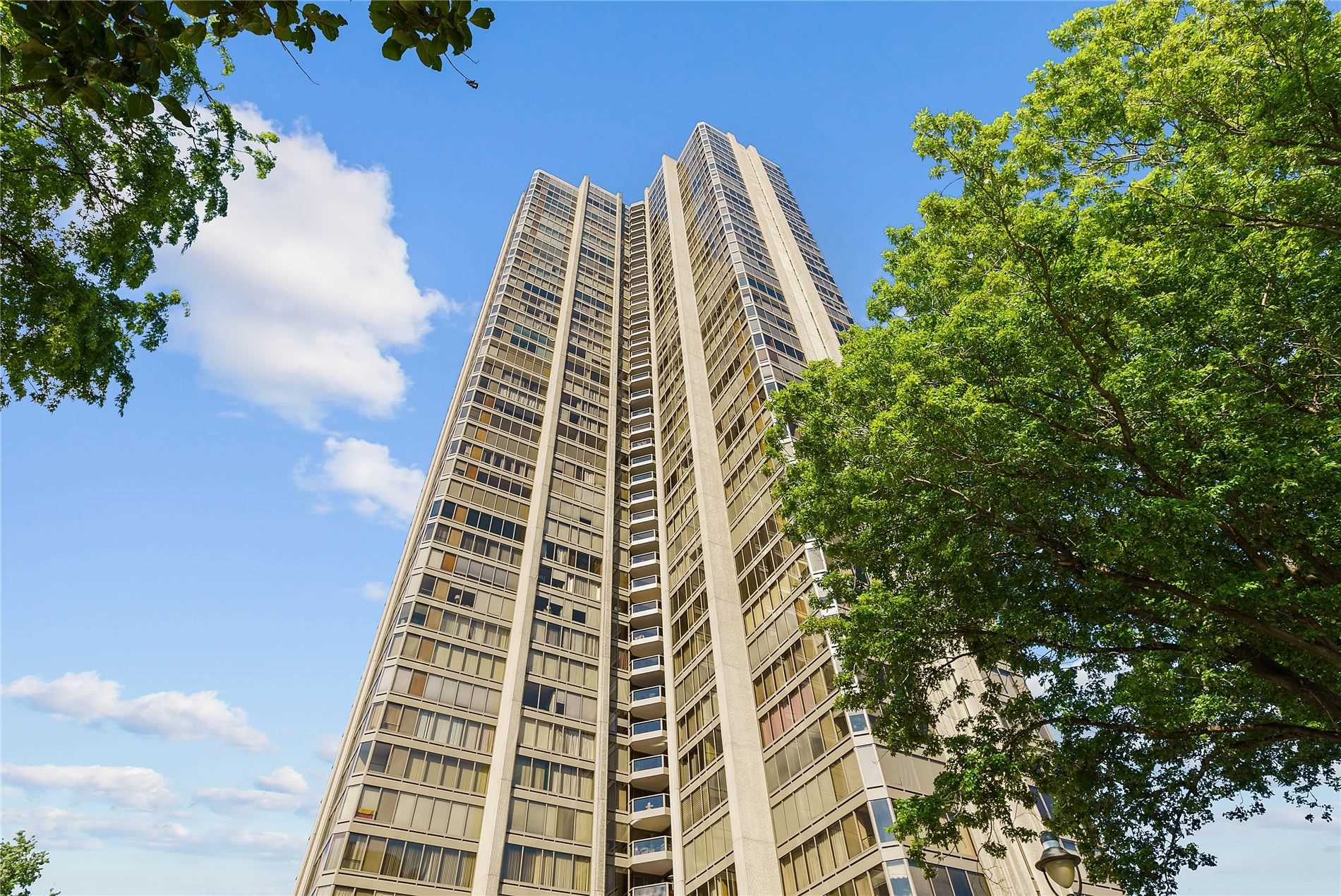 Condo of the week 2045 Lake Shore Boulevard West Condo of the week 2045 Lake Shore Boulevard West