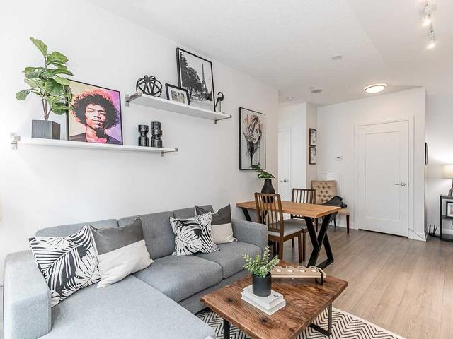 303 - 56 Annie Craig Dr