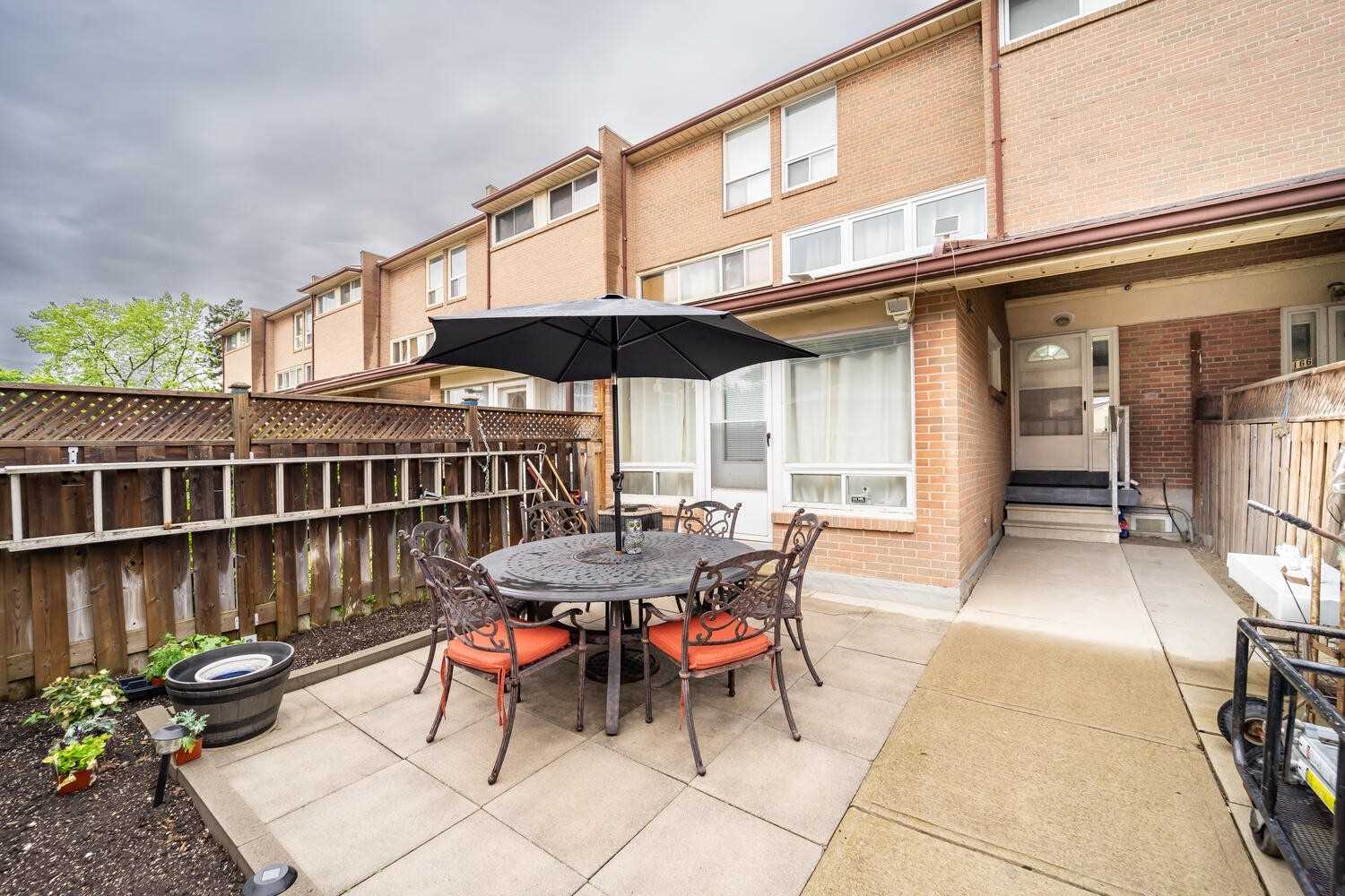 169 252 John Garland Blvd N, Etobicoke Sold, W5254911 Condos.ca