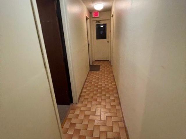 160 Dowling Ave