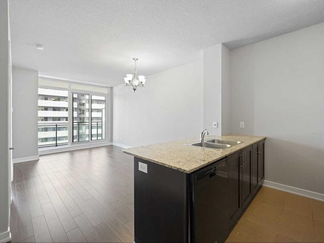 910 - 4070 Confederation Pkwy