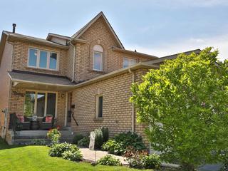 33 Davis Cres
