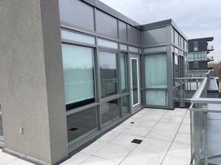 410 - 5260 Dundas St