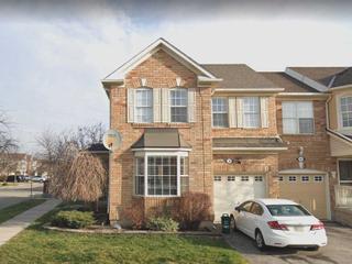 381 Baverstock Cres