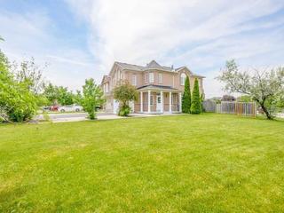 811 Khan Cres