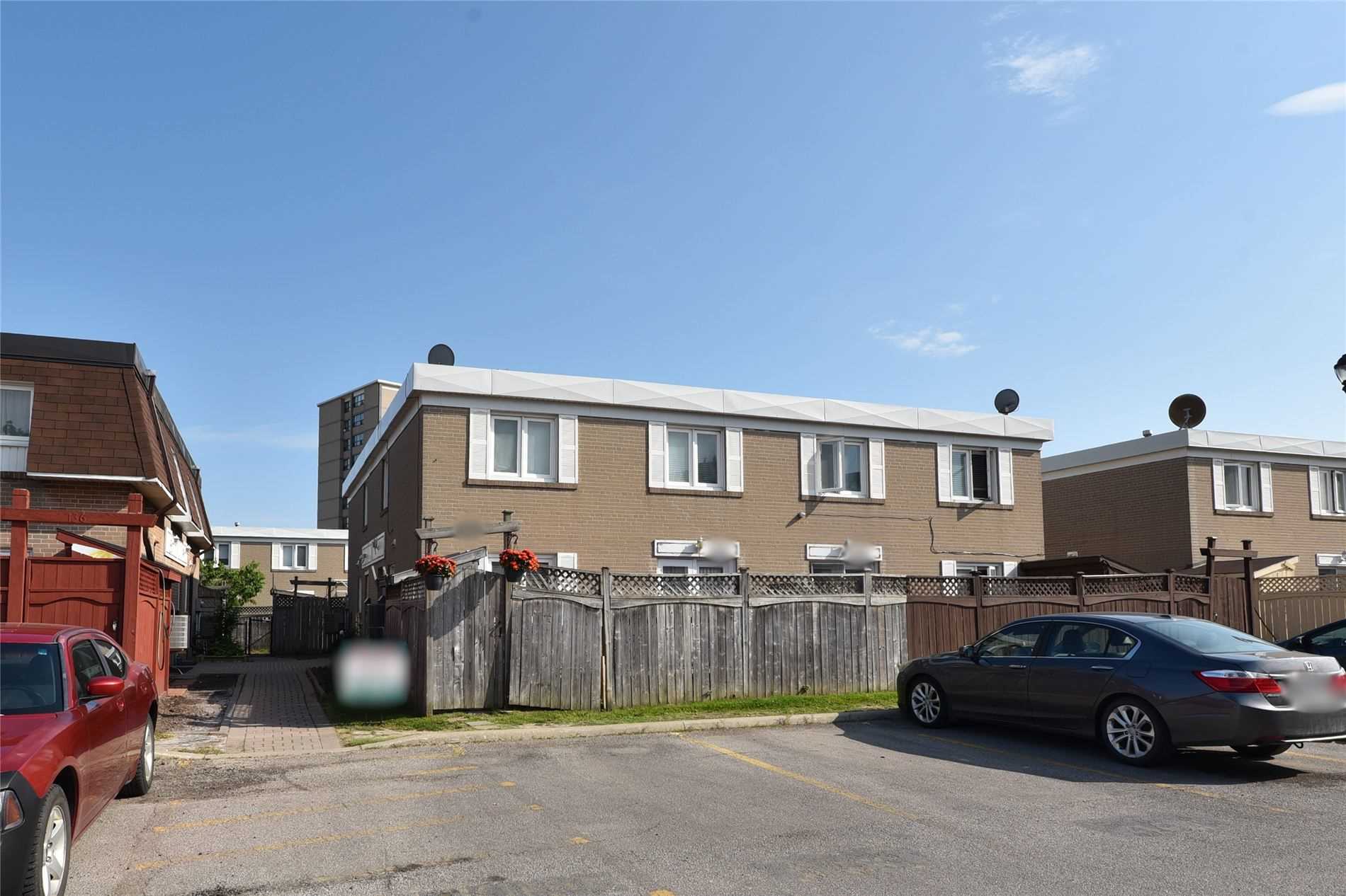 128 Townhouse Cres, Brampton Sold Conditional, W5264860 Condos.ca