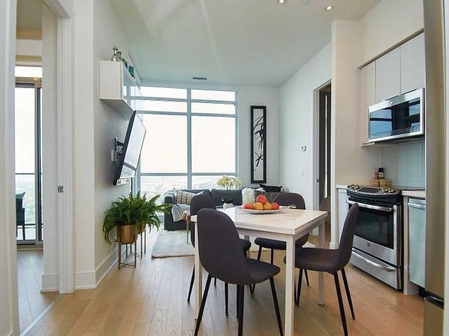 PH04 - 10 Park Lawn Rd