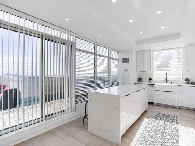 PH205 - 101 Subway Cres