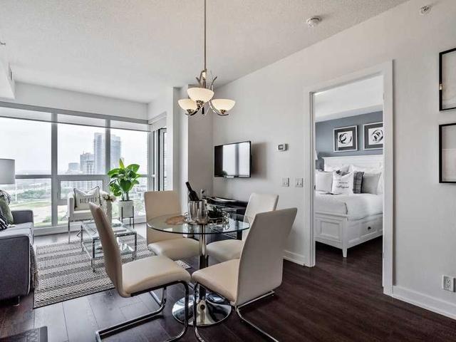 2006 - 2220 Lake Shore Blvd W