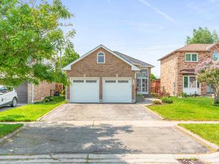 51 Mccullough Cres