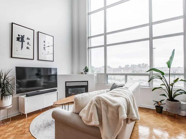 324 - 200 Manitoba St