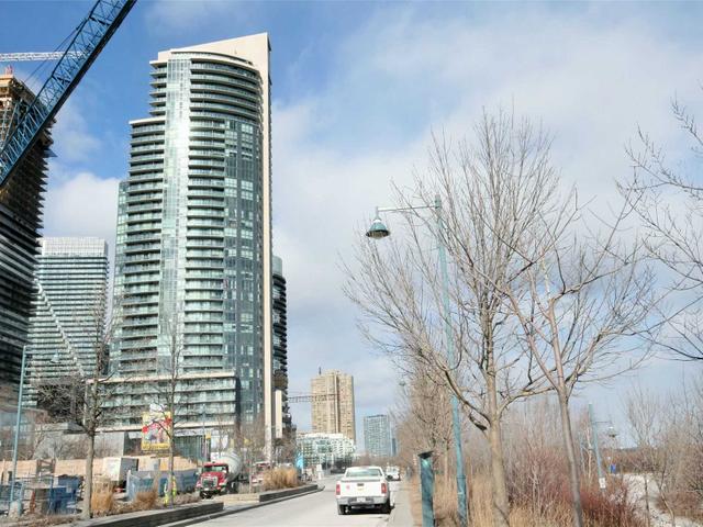 1209 - 59 Annie Craig Dr