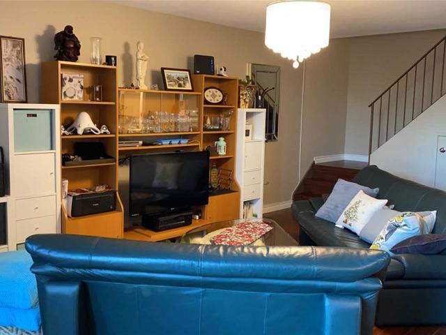 342 - 3025 The Credit Woodlands