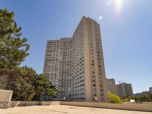 402 - 3700 Kaneff Cres