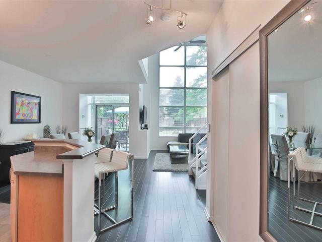 101 - 200 Manitoba St