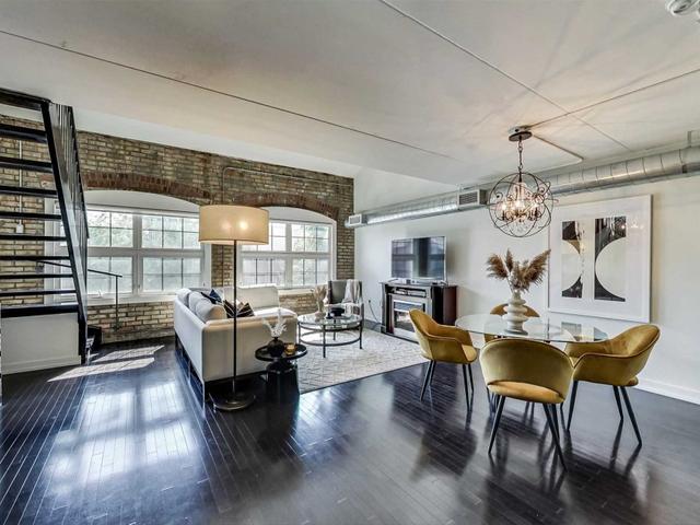 302 - 1100 Lansdowne Ave