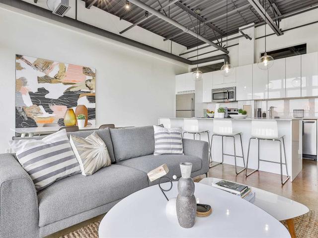 PH4 - 363 Sorauren Ave