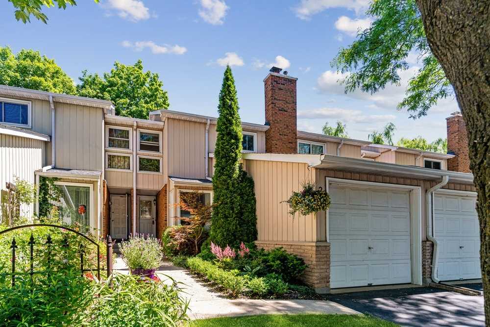 23 2385 Woodward Ave, Burlington Sold, W5277822 Condos.ca