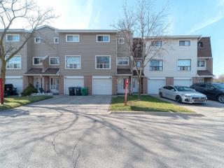 47 Ellis Dr