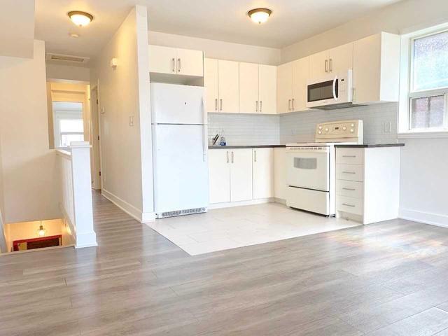 Upper 3 - 1816 Dufferin St