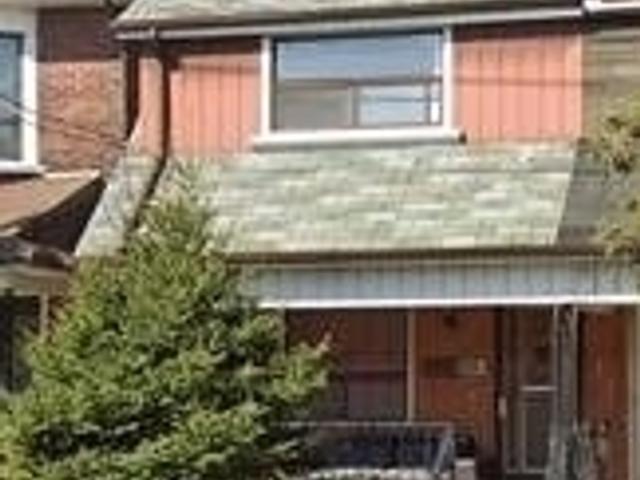 Upper 3 - 1816 Dufferin St