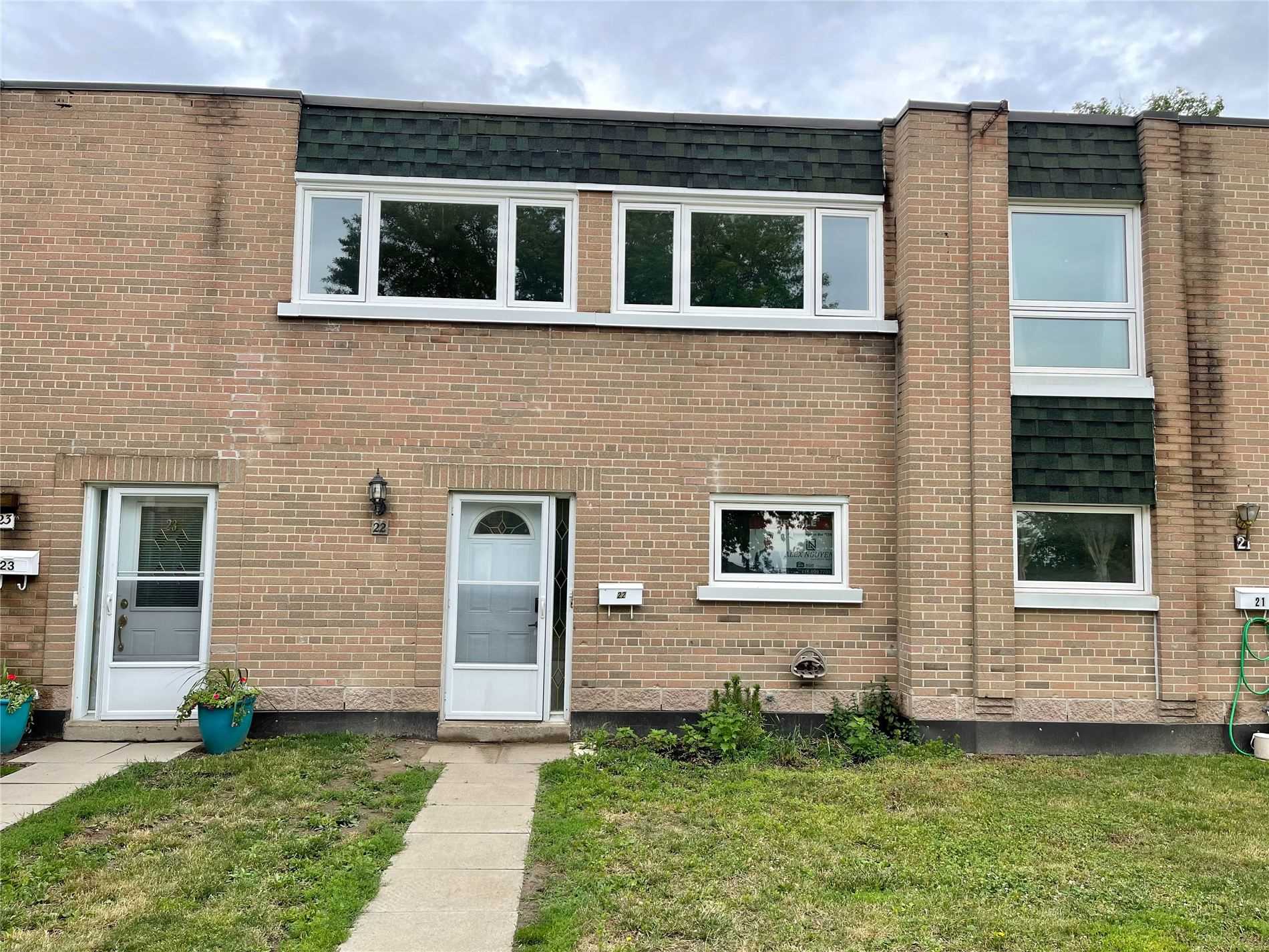 22 3690 Keele St, North York Sold, W5281336 Condos.ca