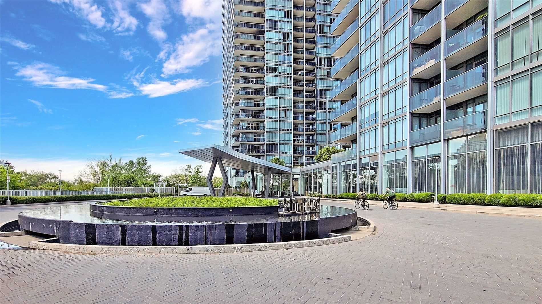 901 90 Park Lawn Rd, Etobicoke