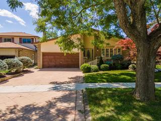 2138 Cartier Cres