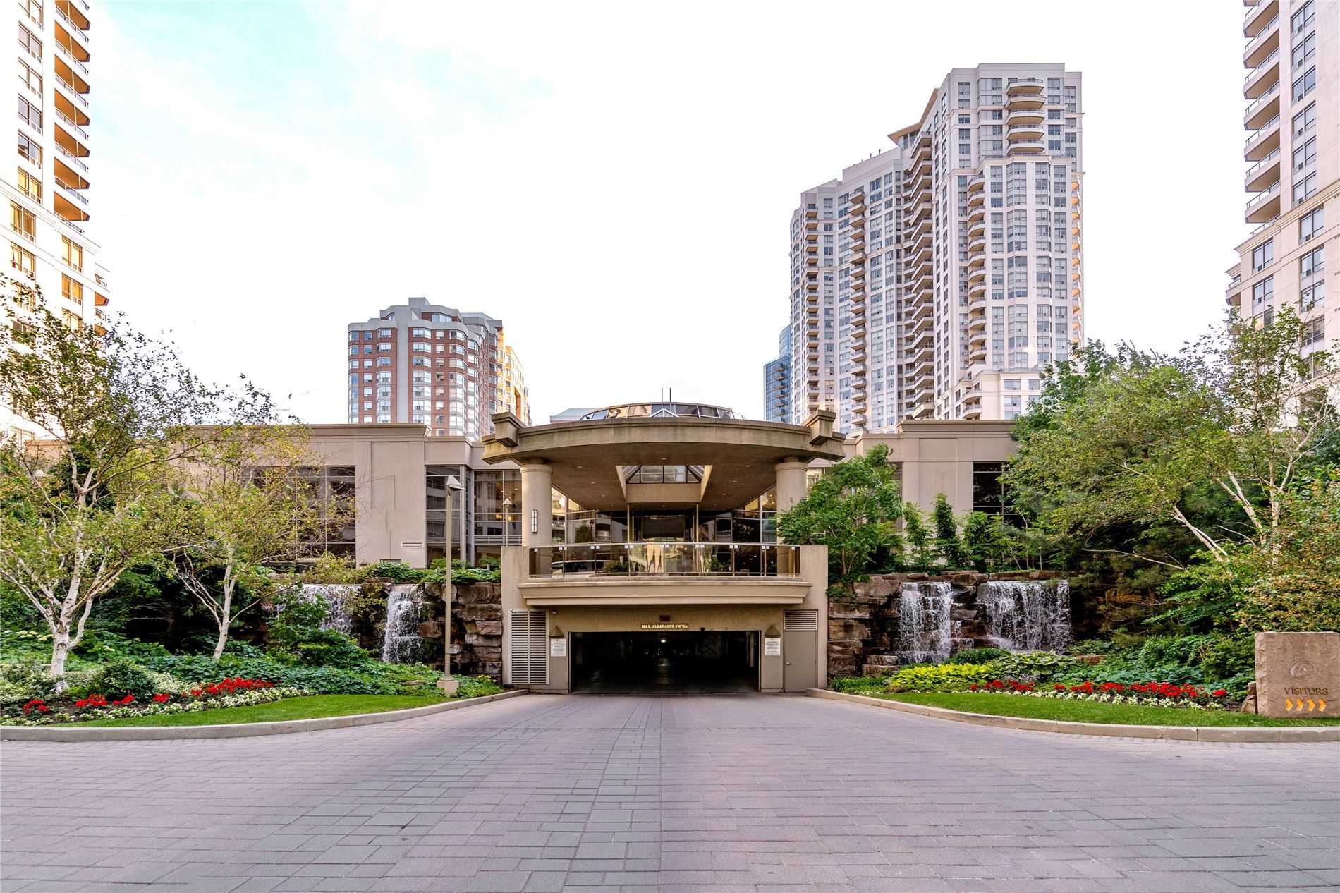 1029 3888 Duke Of York Blvd,