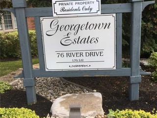 3 - 76 River Dr E