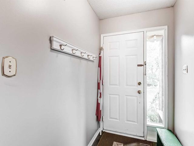 3319 Fenwick Cres