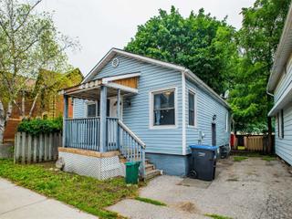 19 King St W