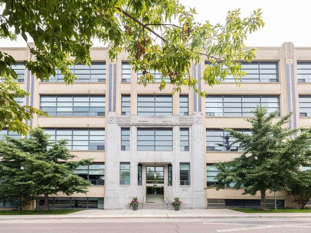 PH 413 - 1001 Roselawn Ave