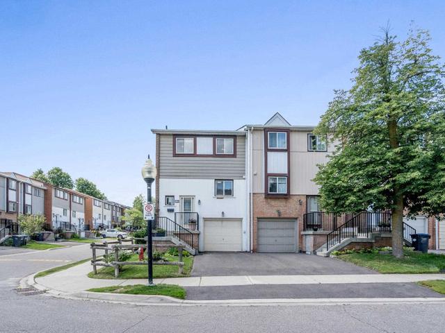 50 - 50 Moregate Cres