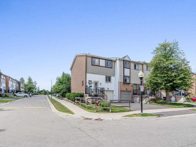 50 - 50 Moregate Cres