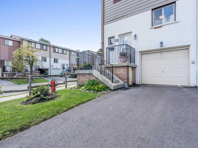 50 - 50 Moregate Cres