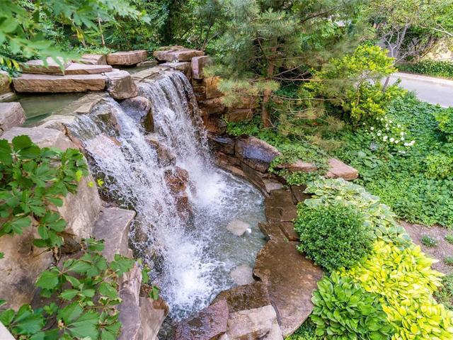 1919 - 3888 Duke Of York Blvd