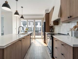 23 - 980 Logan Dr